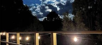 Private/Cozy 2 bedroom mountain cabin Serenity now