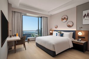 Premium bedding, minibar, individually decorated, desk