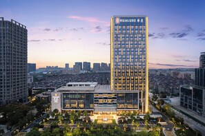 المنشأة من الخارج