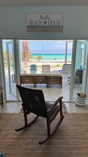 House on the Beach! Private 3-bedroom Beach house in Grand Bahamas.