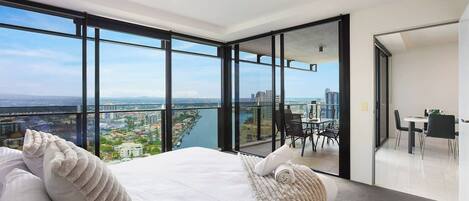 2 chambres, fer et planche à repasser, lit de bébé portatif, Wi-Fi