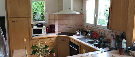 Réfrigérateur, micro-ondes, four, lave-vaisselle