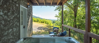 Mtn Cabin with Views, Hot Tub+Grill, Wood Stove, WiFi, Private & Close to Town.