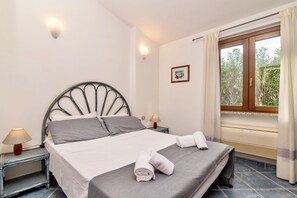 3 bedrooms, travel cot, WiFi