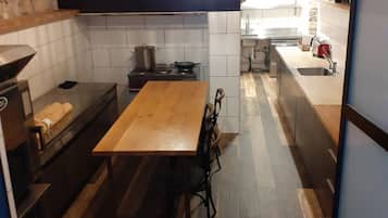 House | 2 bedrooms, individually furnished, bed sheets