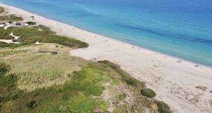 6-bed single-family villa of approximately 120 m2. with independent entrance and private swimming pool consisting of two double bedroom, bedroom with two beds (rarely bunk beds), living room with sofas and TV corner with satellite TV, kitchenette equippe