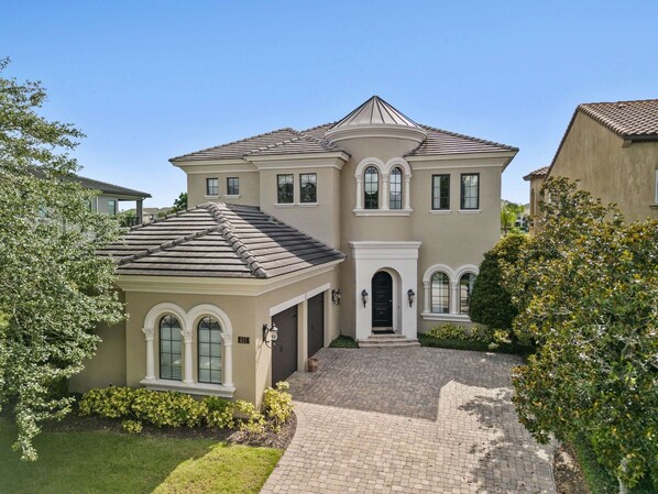 المنشأة من الخارج