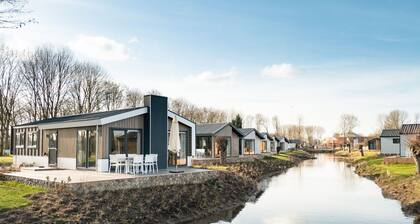 Tidy Chalet With Dishwasher, Near the River Maas