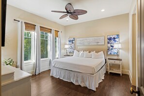 4 soverom, strykejern/-brett, wi-fi (inkludert) og sengetøy