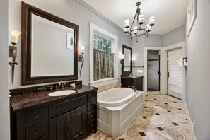 Shower, hair dryer, towels - West Beach Kiawah on Surfscoter! POOL, Close to Beach, Private Setting, Foosball, Luxury Home! (Seabrook Island)