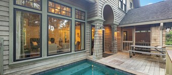 West Beach Kiawah on Surfscoter! POOL, Close to Beach, Private Setting, Foosball, Luxury Home!