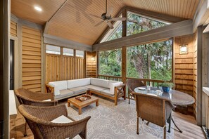 Outdoor dining - West Beach Kiawah on Surfscoter! POOL, Close to Beach, Private Setting, Foosball, Luxury Home! (Seabrook Island)