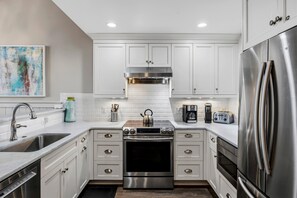 Fridge, microwave, oven, stovetop - Gorgeous Oceanfront Windswept on Kiawah with Stunning Ocean Views! (Kiawah Island)