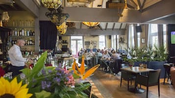 Chalet | Dining