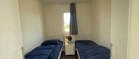 House | 3 bedrooms, individually furnished, bed sheets