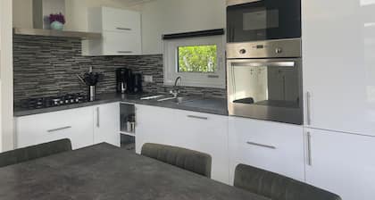 6-guest Stylish Chalet in De Rijp