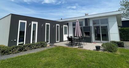 6-guest Stylish Chalet in De Rijp