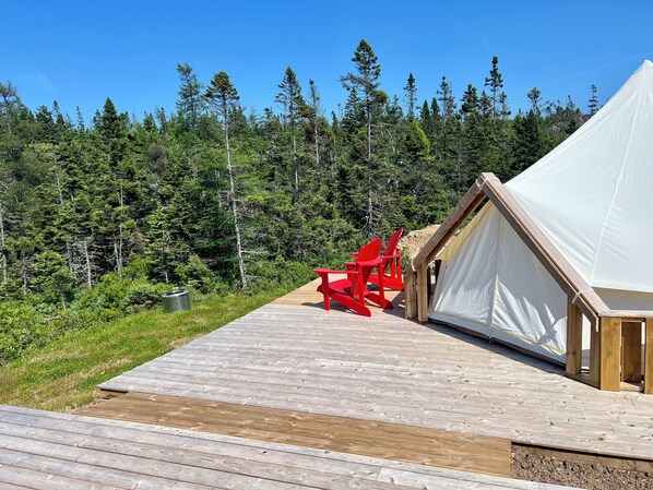 Outdoor dining - Spruce Bell Tent near Peggy's Cove (East Dover)