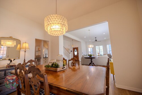 *Sleeps 14  *Walk to Downtown *Playhouse *BBQ