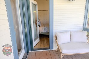 7 bedrooms, desk, iron/ironing board, travel crib