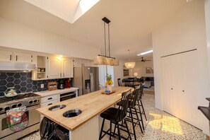 Fridge, microwave, oven, stovetop - *Sleeps 14  *Walk to Downtown *Playhouse *BBQ (Prescott)
