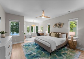 3 Schlafzimmer, Schreibtisch, Bügeleisen/Bügelbrett, Reisekinderbett