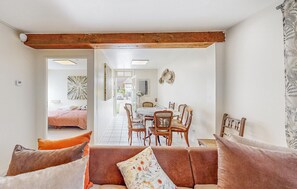 3 bedrooms, free WiFi, bed sheets