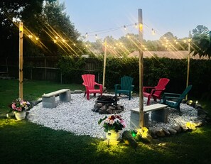 Property grounds - Cozy 2-bedroom house centrally located to everything in Hot Springs, AR (Hot Springs)