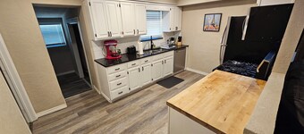 Lovely 4-bedroom house in Lawton with WiFi, AC