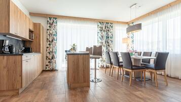 Chalet | Dining