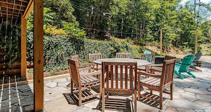 Tucked Inn: Lower Unit - NEW Nelson Co Getaway