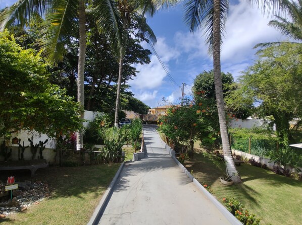 Property grounds - Casa em Vilas do Atlântico com Piscina Perto da Praia (Vilas do Atlântico Lauro de Freitas)