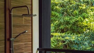 Quarto casal clássico, vista para o rio | Terraço/pátio