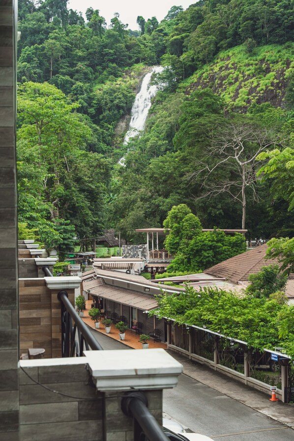 Exclusive Double Room, Balcony, Corner | Mountain view