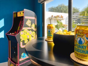 Games room - Villa Palma: Heart of Miami | 5 min to Miracle Mile (Miami)