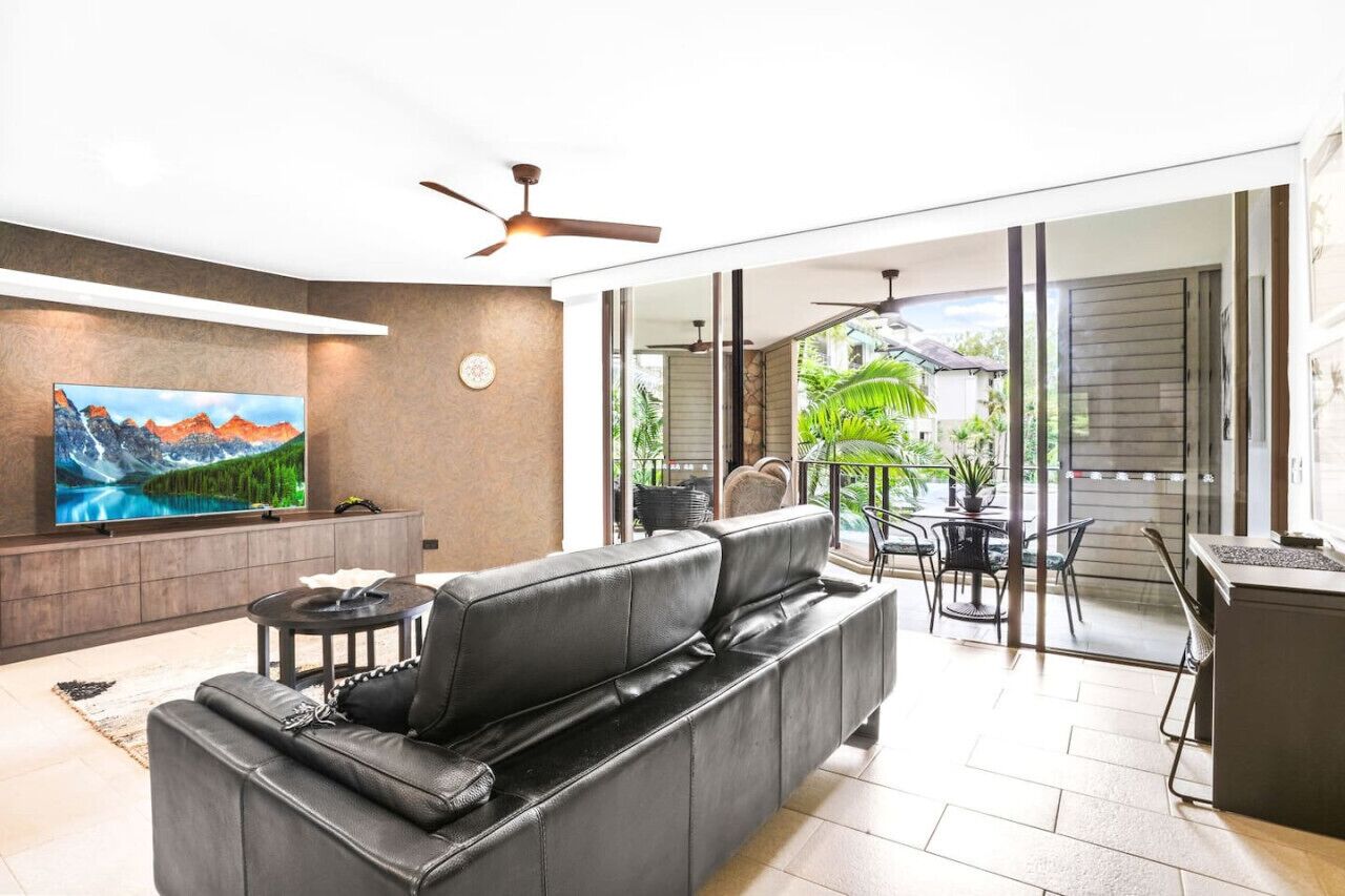 Temple Tranquility: Luxury 3br Apartment | Private Stay With Resort Pools & Balcony - Clifton Beach