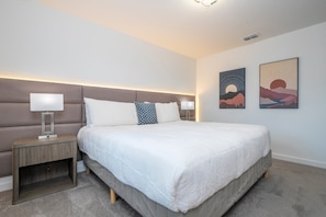 3 عدّة غرف نوم ومكواة/لوح كي وسرير سفر وواي فاي