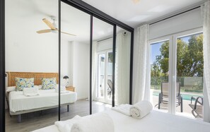3 chambres, fer et planche à repasser, Wi-Fi gratuit, draps fournis