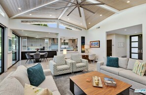 Living area - Palm Springs Mid Century Canyon Estates GEM with Pools, Spas and Gym (Palm Springs)