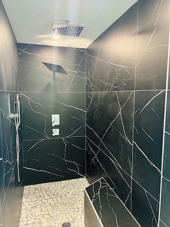 Spa. PROMO NOW: 6 Bedroom Home with a Clue Game Theme in Orlando