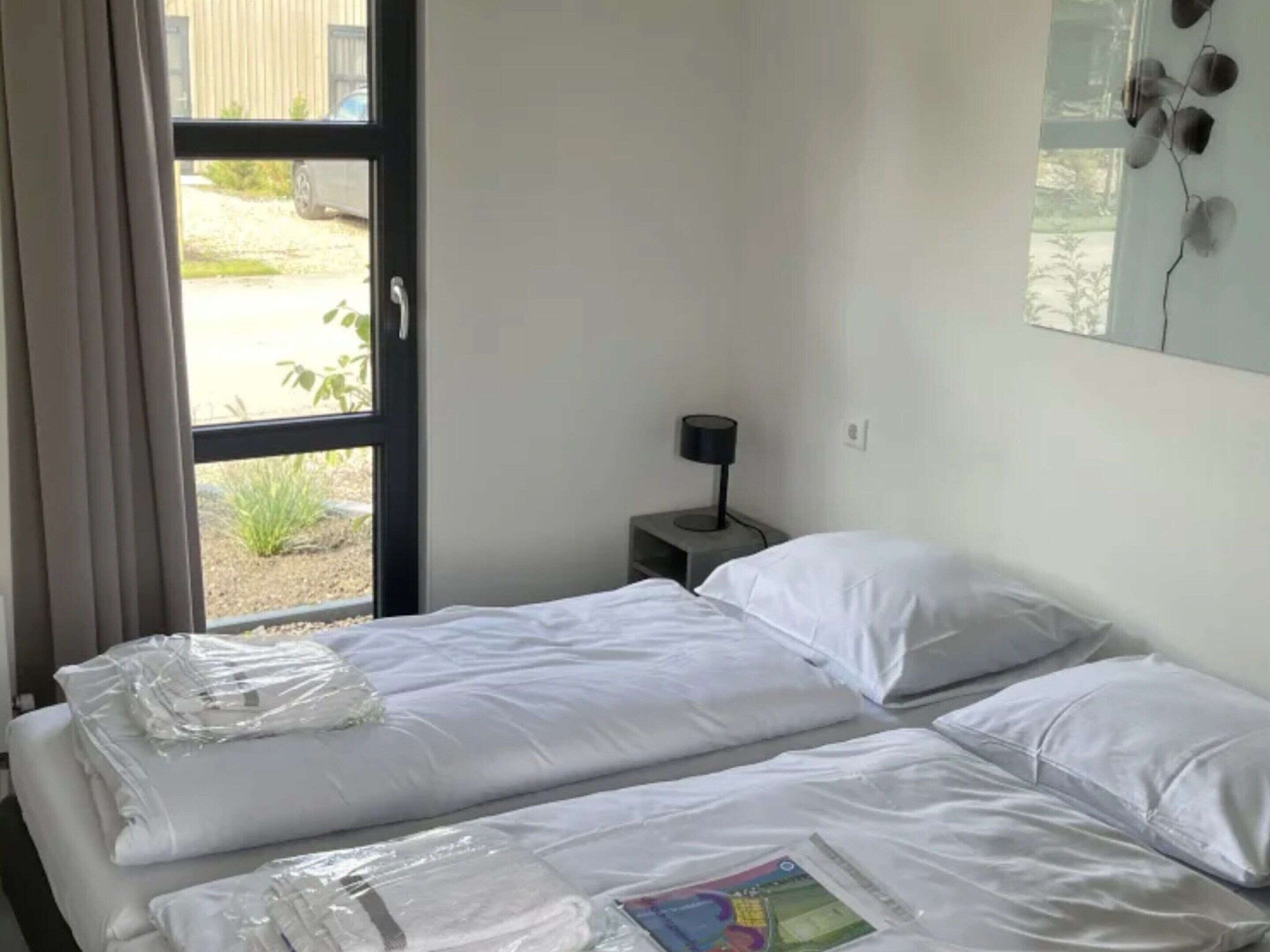 2 bedrooms, individually furnished, bed sheets