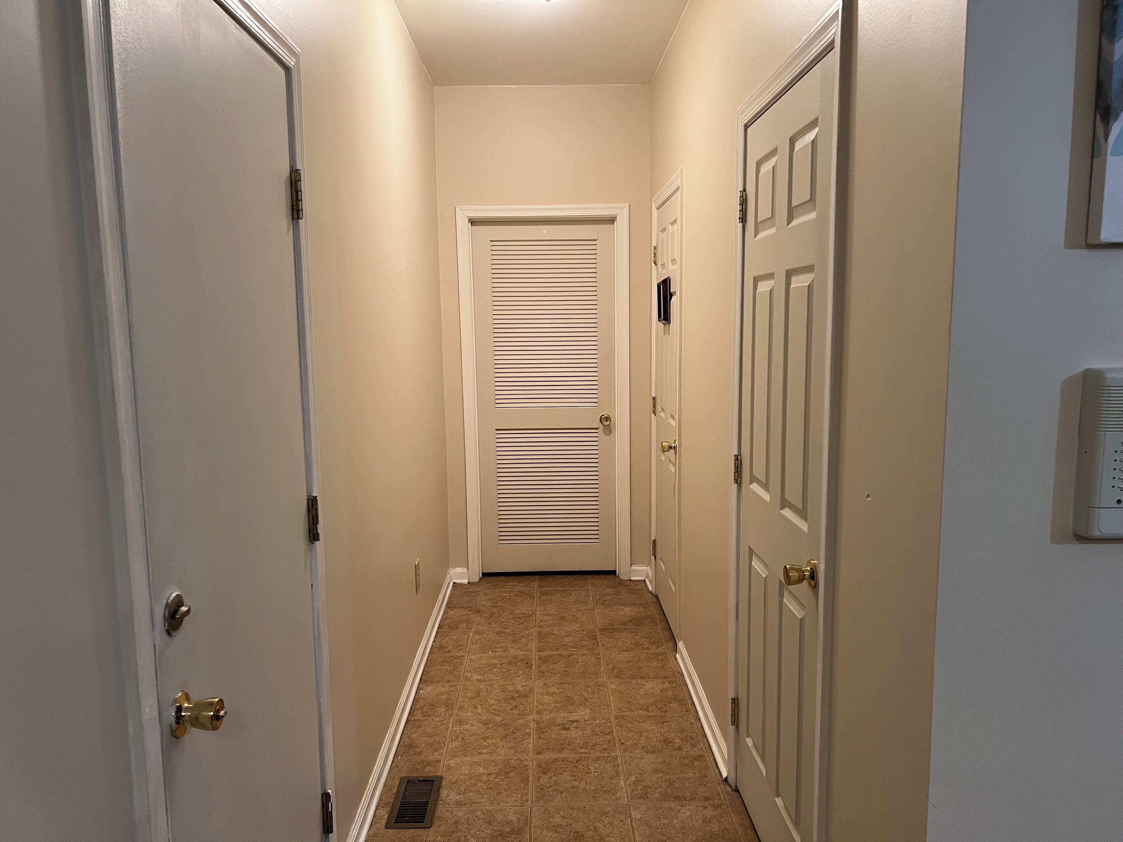 Charming 3-bedroom house in fabulous Lawnside with WiFi, AC