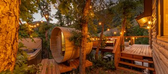 Modern Cabin with Canyon Views with Patio, Sauna Hot Tub, Wifi, AC & Fireplace