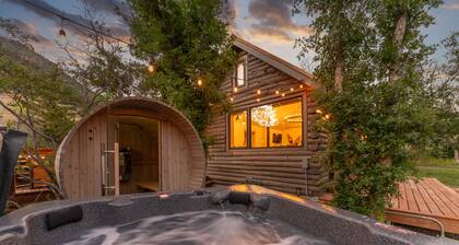 Modern Cabin with Canyon Views with Patio, Sauna Hot Tub, Wifi, AC & Fireplace