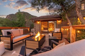 Terrace/patio - Modern Cabin with Canyon Views with Patio, Sauna Hot Tub, Wifi, AC & Fireplace (Glenwood Springs)