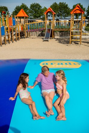 Chalet | Children's area - Cottage in Zeeland With Pet-friendly Stay (Koudekerke)