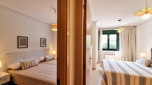 2 bedrooms, iron/ironing board, wheelchair access