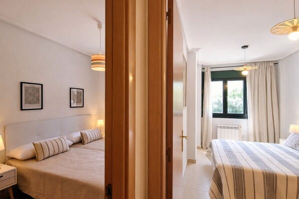 2 bedrooms, iron/ironing board, wheelchair access