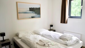 Chalet | 3 bedrooms, individually furnished, bed sheets