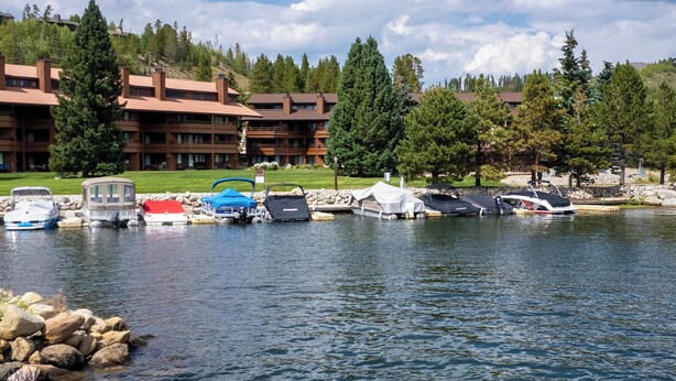 Exterior - Lakefront Condo, Ground Floor - Fireplace + Two Patios - Ideal for Couples or Families (Grand Lake)